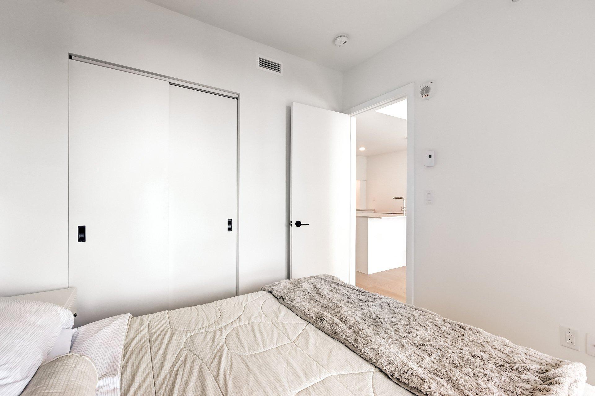 









1210


Rue Jeanne-Mance

, 2818,
Montréal (Ville-Marie),




QC
H2X1M1

