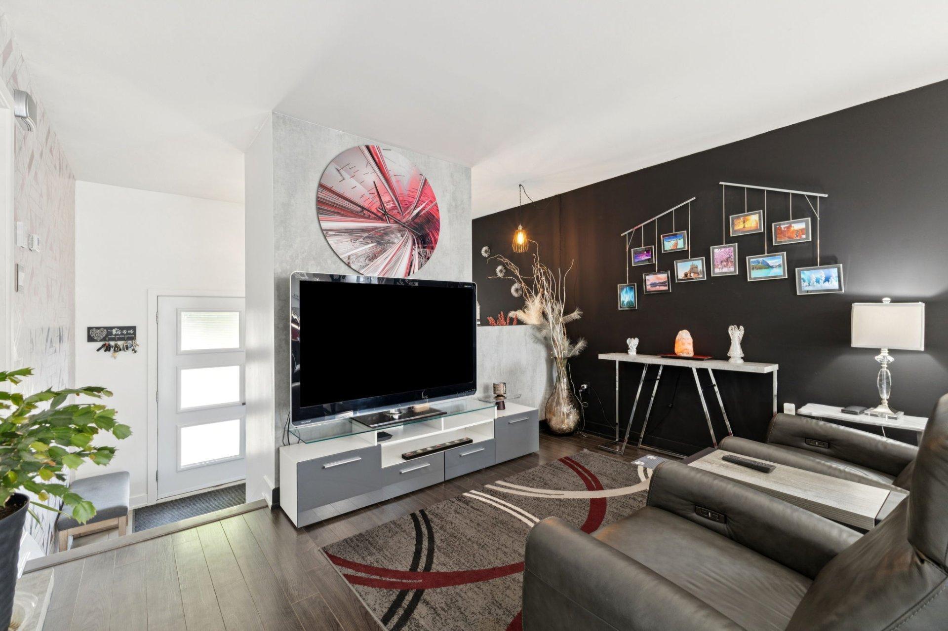 









167


Rue de Gallichan

,
Gatineau (Gatineau),




QC
J8R0H1

