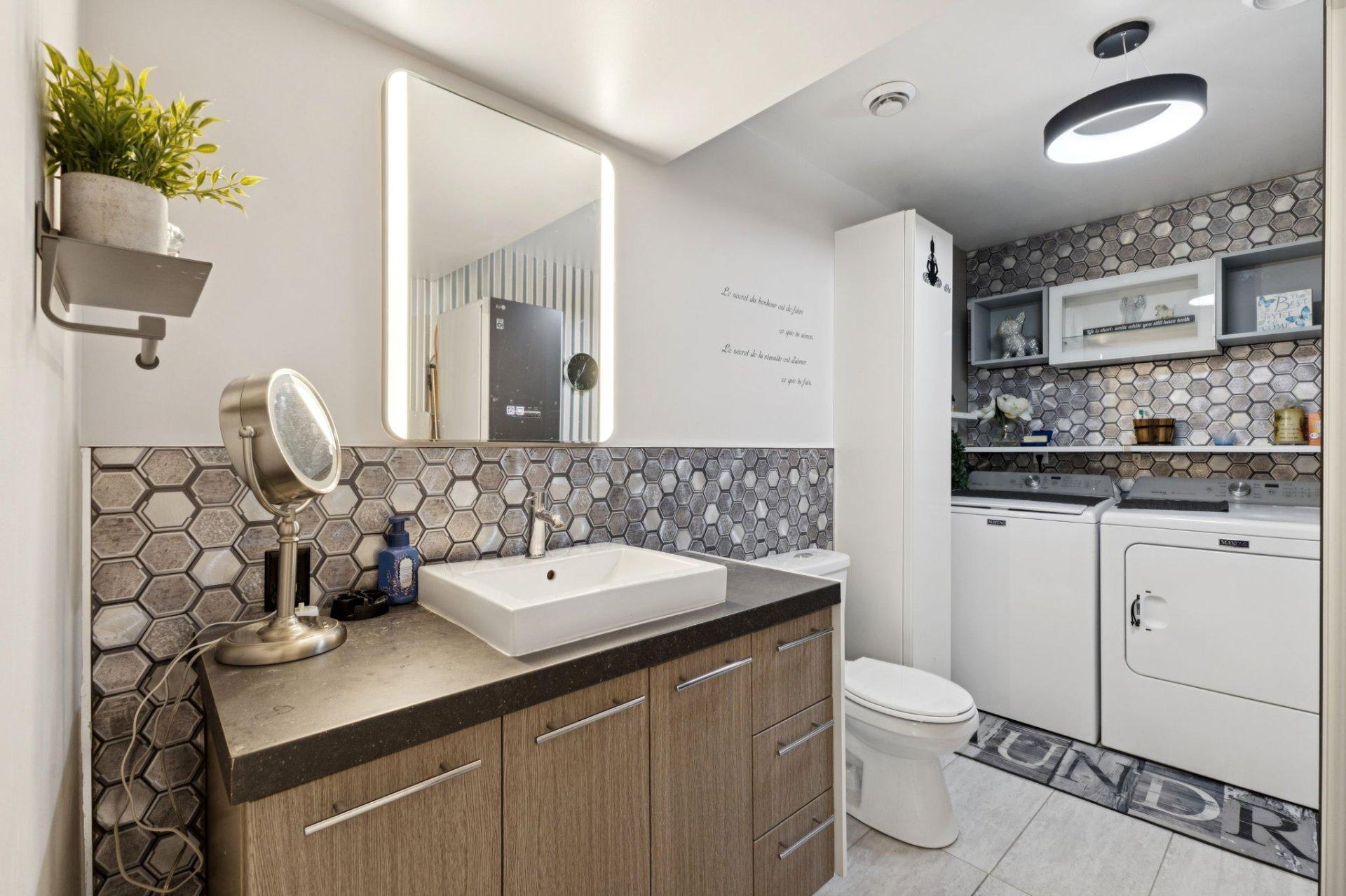









167


Rue de Gallichan

,
Gatineau (Gatineau),




QC
J8R0H1

