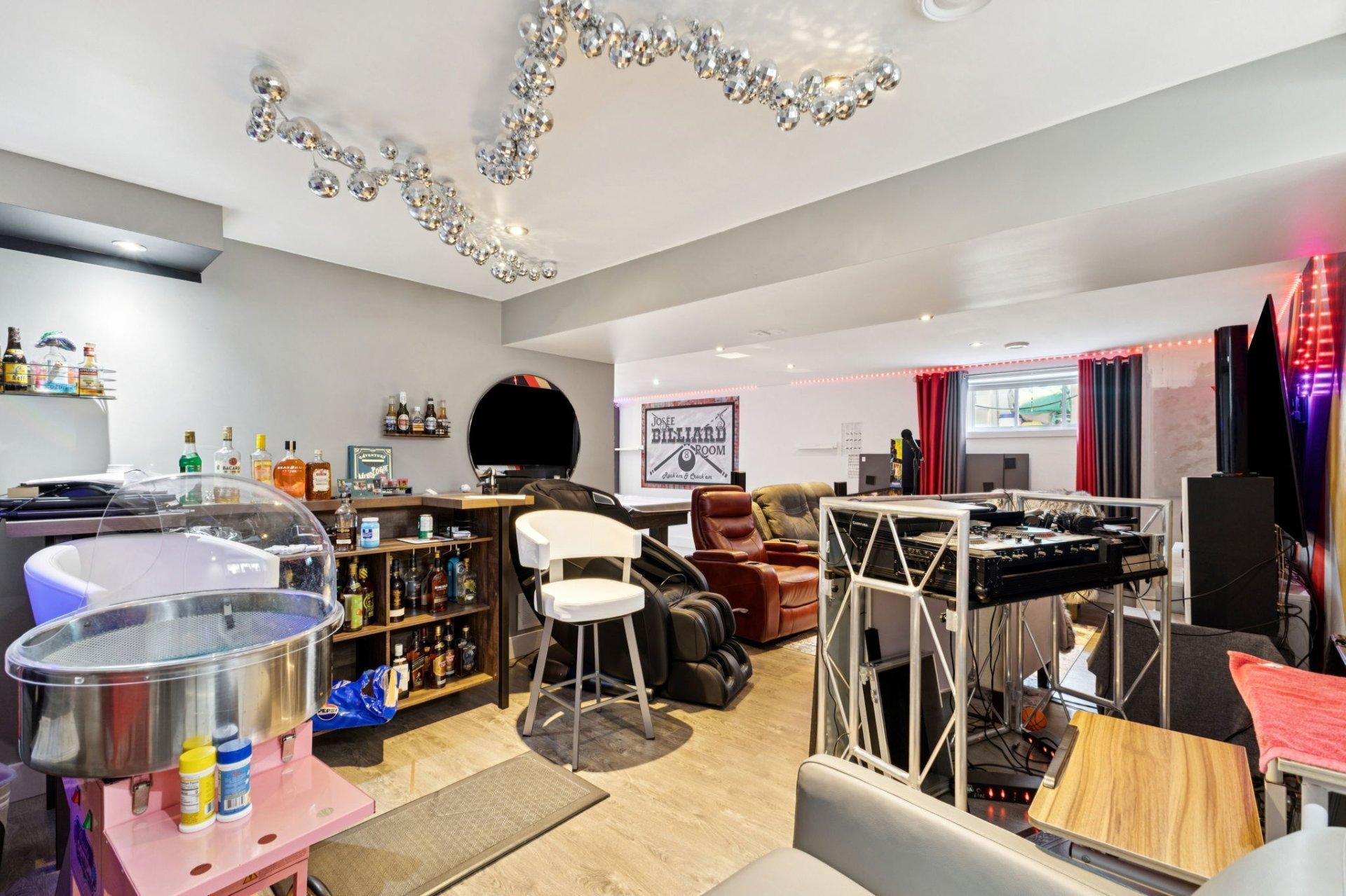 









167


Rue de Gallichan

,
Gatineau (Gatineau),




QC
J8R0H1

