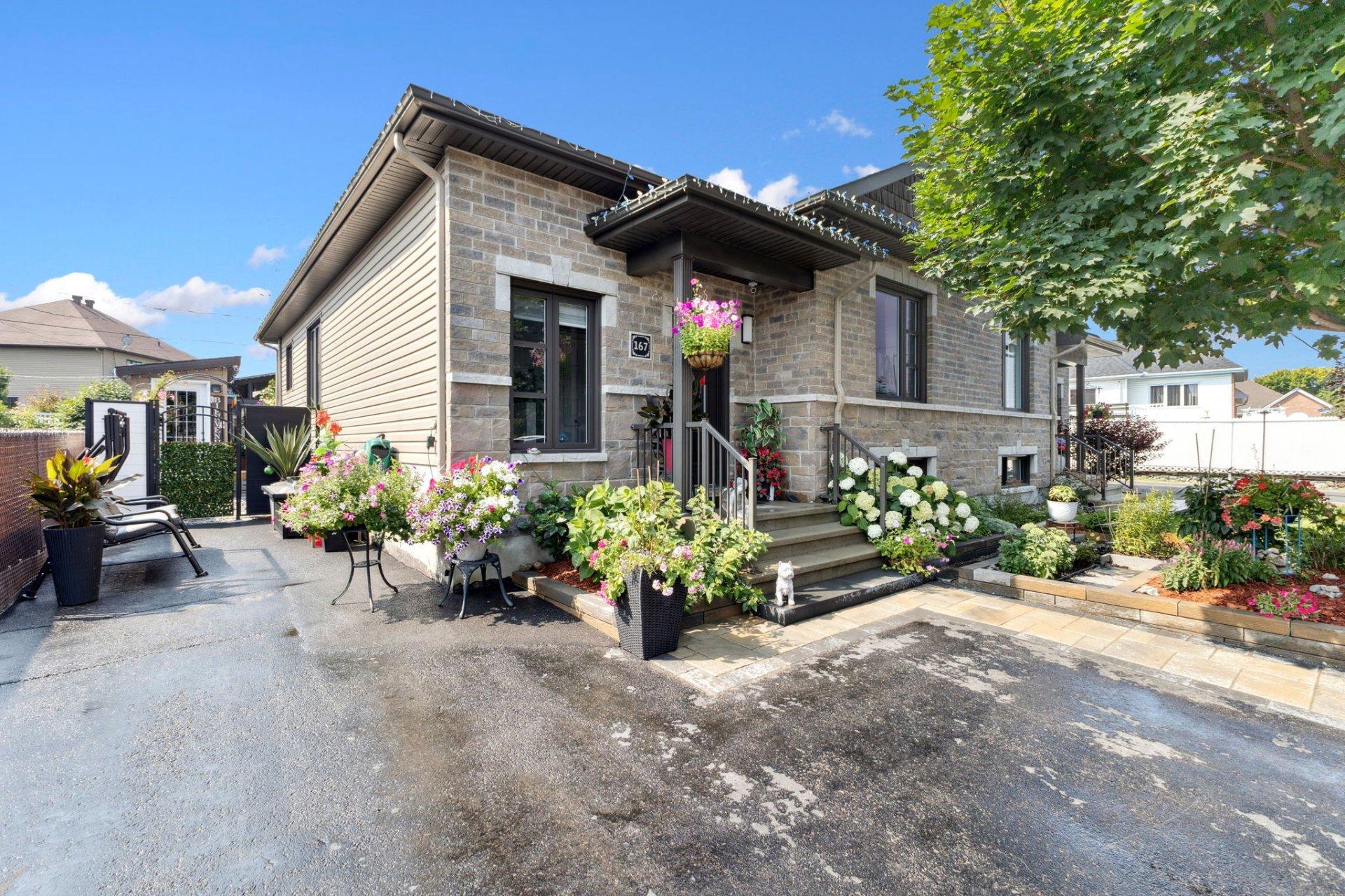 









167


Rue de Gallichan

,
Gatineau (Gatineau),




QC
J8R0H1

