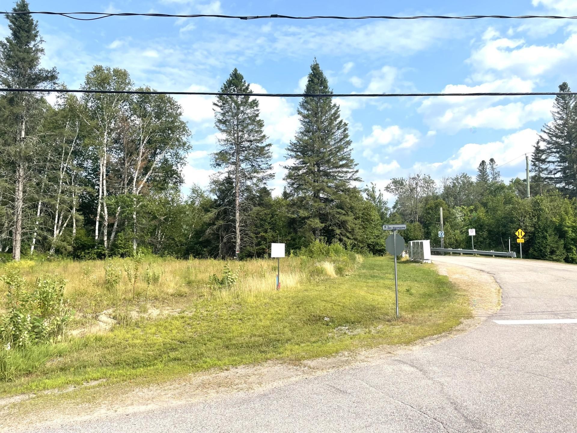 












Rue des Algonquins

,
Mont-Laurier,







QC
J9L0A4

