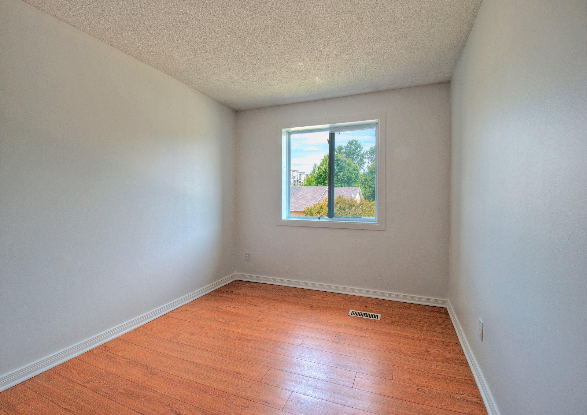 









100


Rue de la Terrasse-Eardley

,
Gatineau (Aylmer),




QC
J9H6B5

