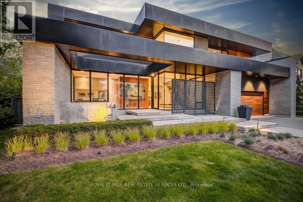 












144 SPARLING COURT

,
Oakville,




Ontario
L6K2J7

