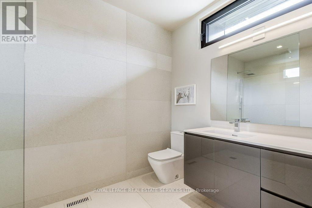 












144 SPARLING COURT

,
Oakville,




Ontario
L6K2J7

