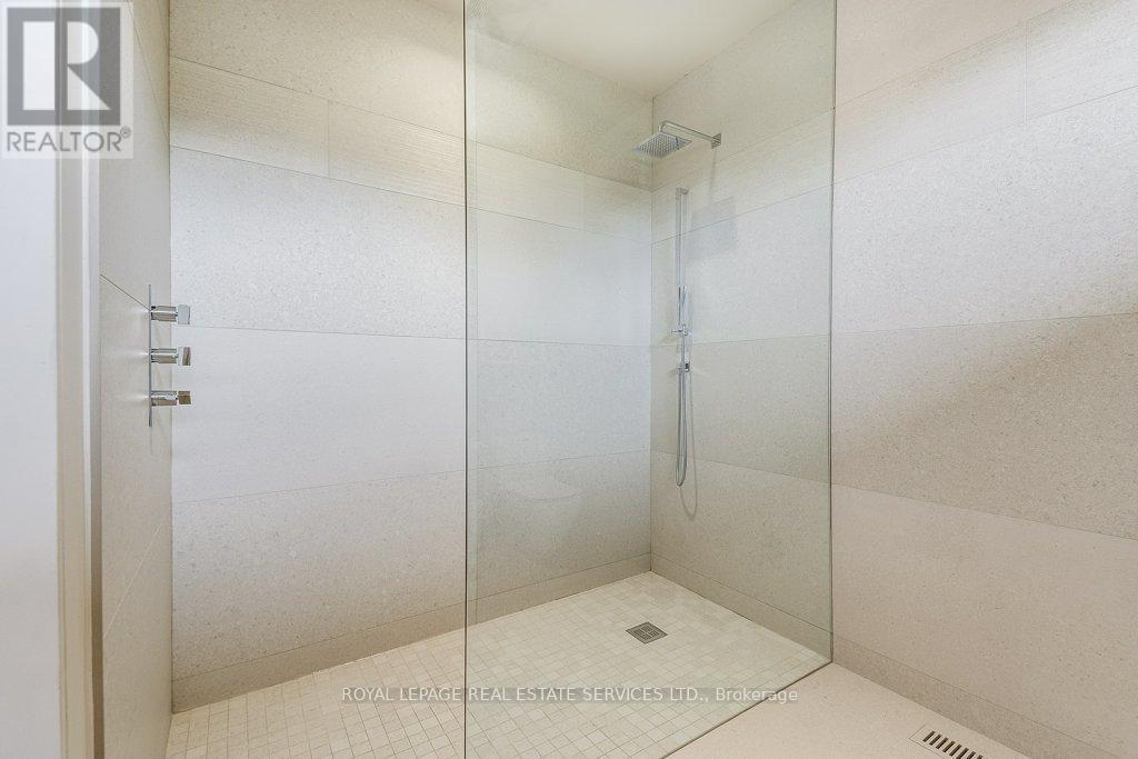 












144 SPARLING COURT

,
Oakville,




Ontario
L6K2J7

