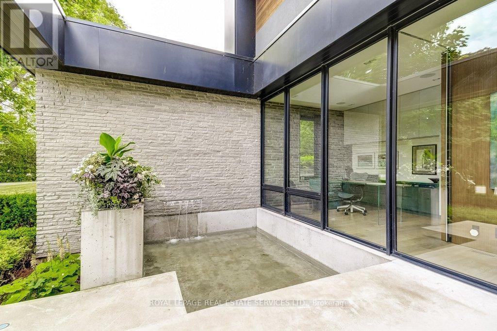 












144 SPARLING COURT

,
Oakville,




Ontario
L6K2J7

