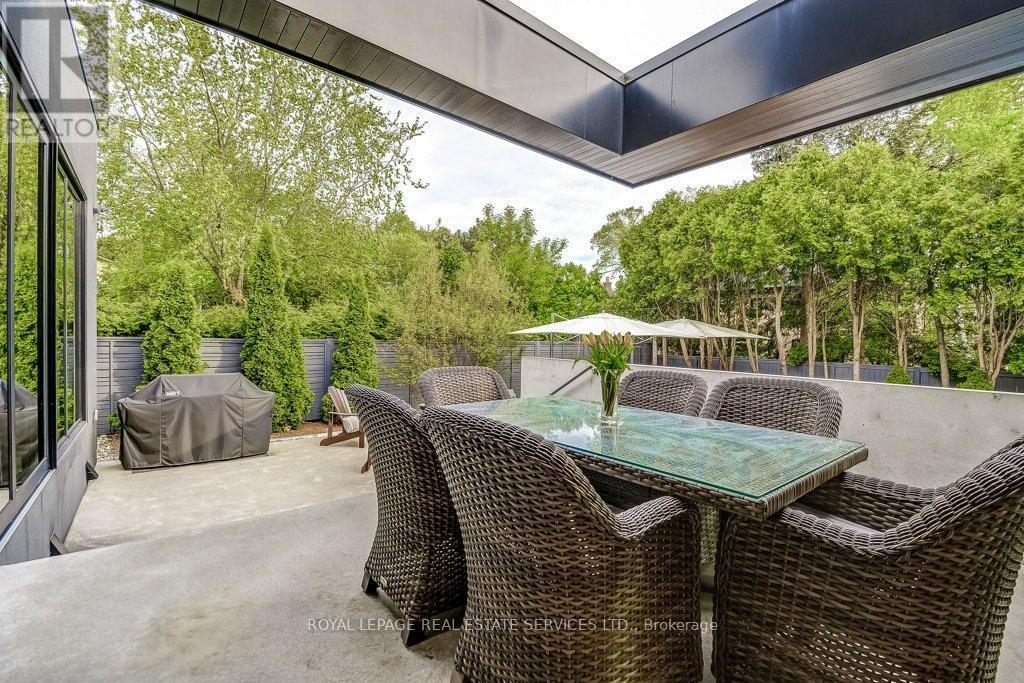 












144 SPARLING COURT

,
Oakville,




Ontario
L6K2J7


