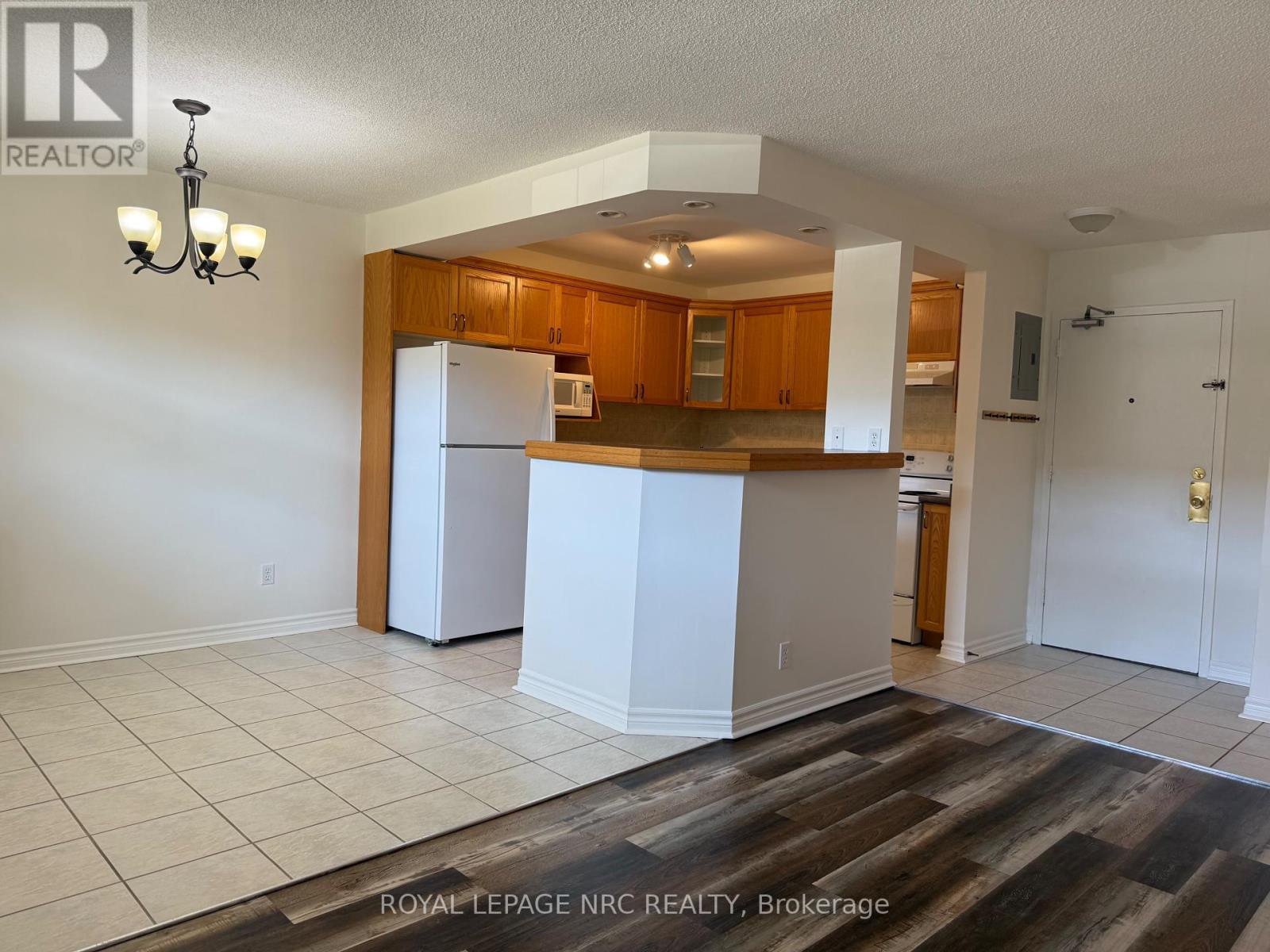 












103 - 264 OAKDALE AVENUE

,
St. Catharines (Oakdale),




Ontario
L2P2K4

