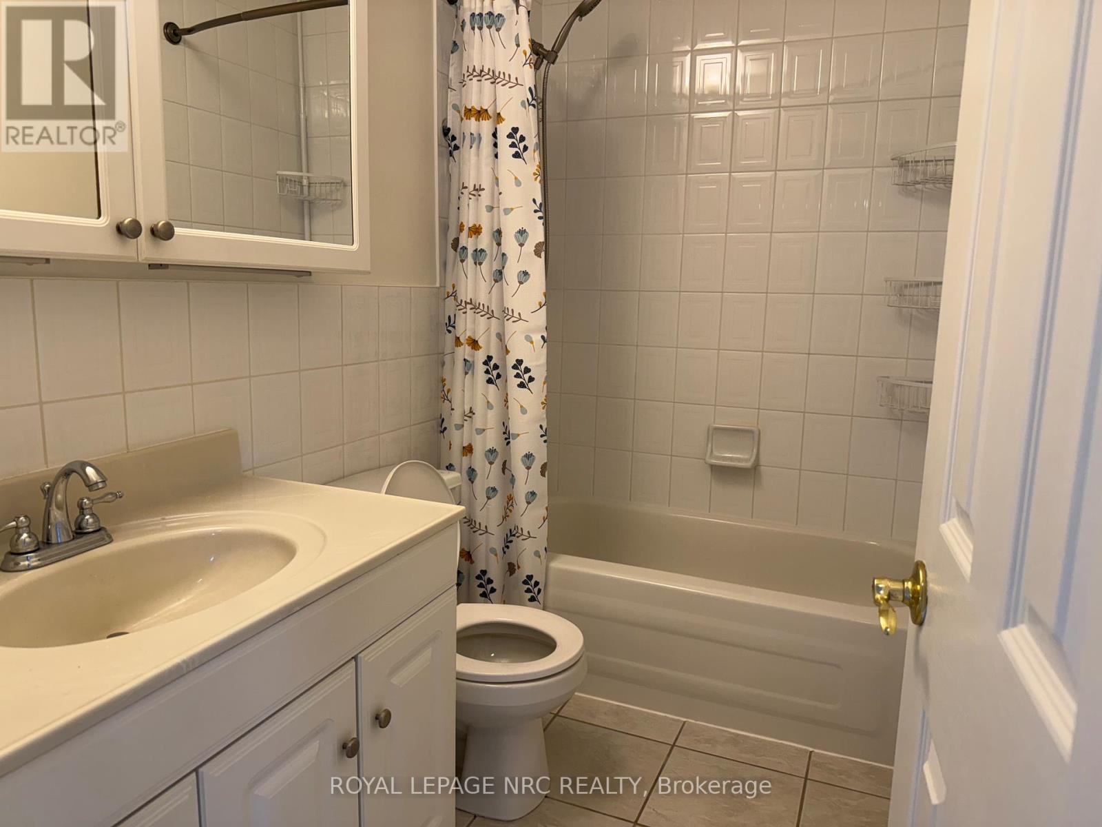












103 - 264 OAKDALE AVENUE

,
St. Catharines (Oakdale),




Ontario
L2P2K4


