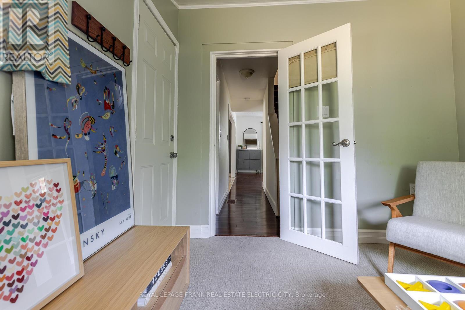 












130 HAZLITT STREET

,
Peterborough East (Central),




Ontario
K9H1L5

