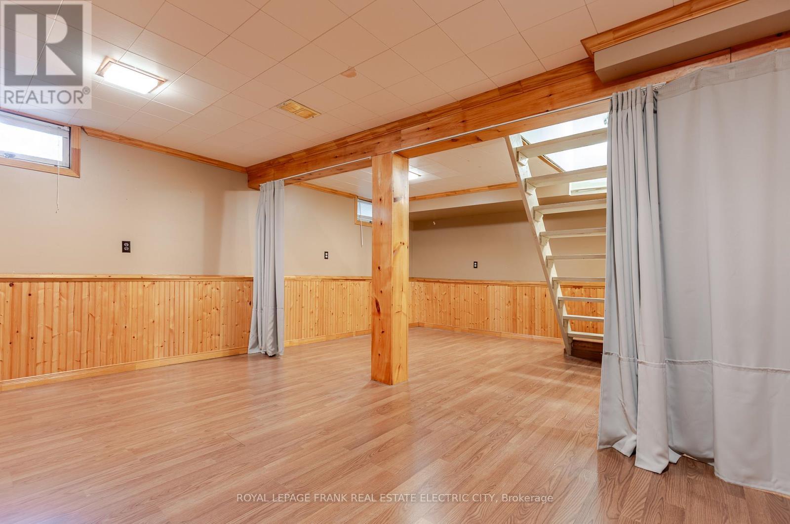 












130 HAZLITT STREET

,
Peterborough East (Central),




Ontario
K9H1L5

