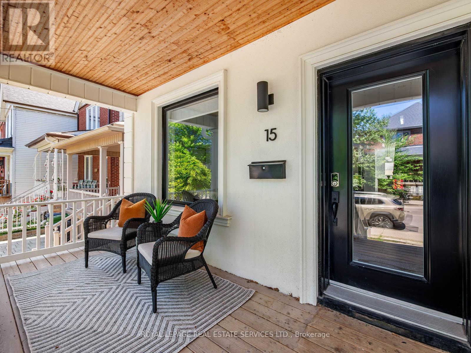 












15 MELVILLE AVENUE

,
Toronto,




Ontario
M6G1Y1

