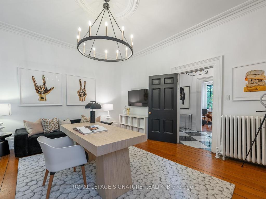 









171


Old Forest Hill

Road,
Toronto,




ON
M6C 2G7


