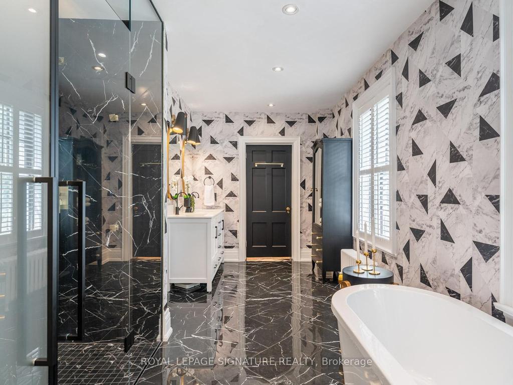 









171


Old Forest Hill

Road,
Toronto,




ON
M6C 2G7

