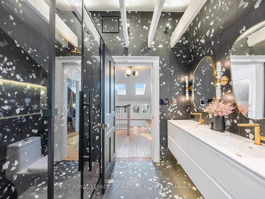 









171


Old Forest Hill

Road,
Toronto,




ON
M6C 2G7

