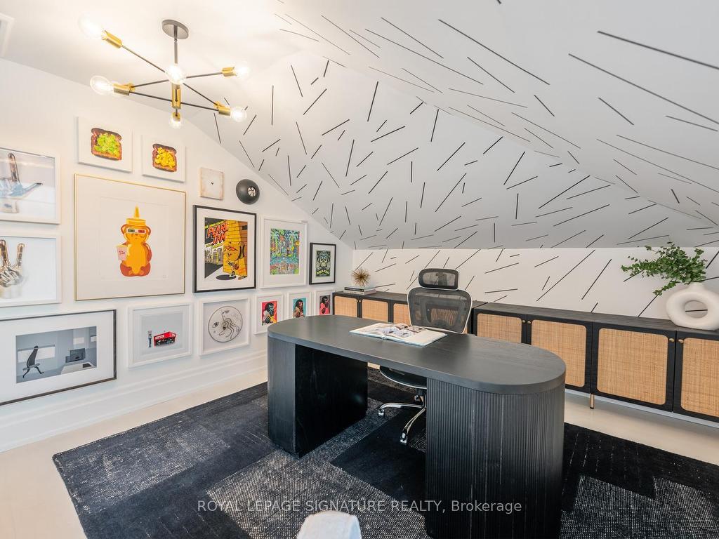 









171


Old Forest Hill

Road,
Toronto,




ON
M6C 2G7

