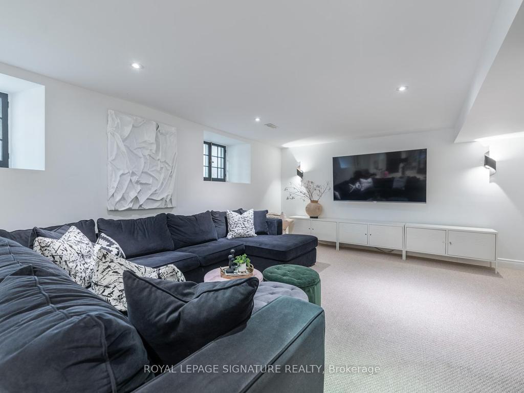 









171


Old Forest Hill

Road,
Toronto,




ON
M6C 2G7

