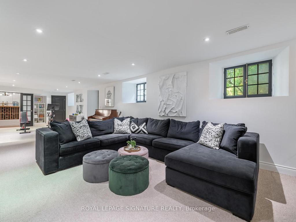 









171


Old Forest Hill

Road,
Toronto,




ON
M6C 2G7

