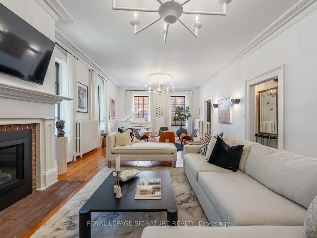 









171


Old Forest Hill

Road,
Toronto,




ON
M6C 2G7

