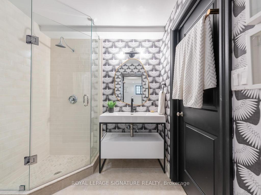 









171


Old Forest Hill

Road,
Toronto,




ON
M6C 2G7

