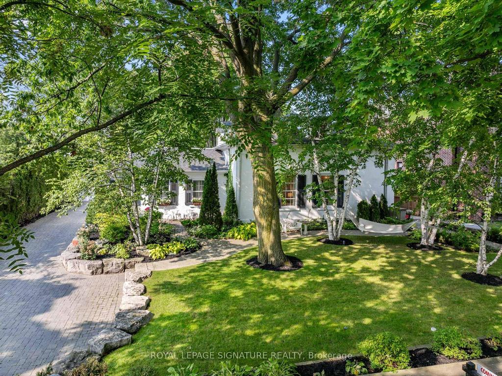 









171


Old Forest Hill

Road,
Toronto,




ON
M6C 2G7


