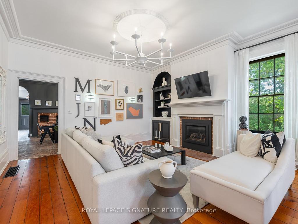









171


Old Forest Hill

Road,
Toronto,




ON
M6C 2G7

