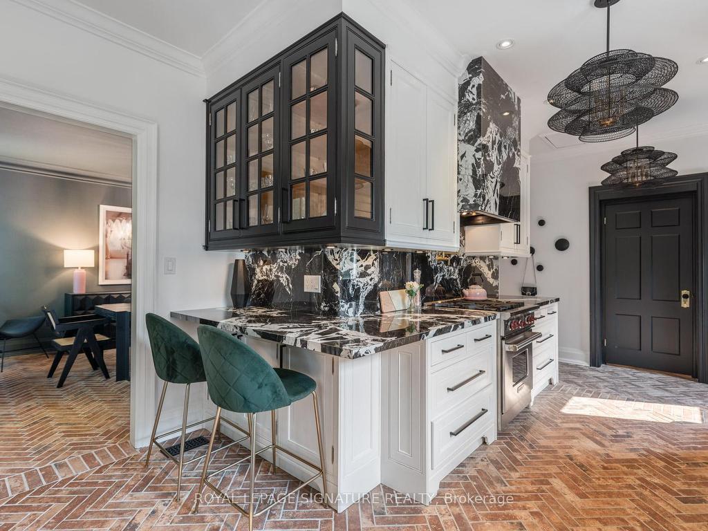 









171


Old Forest Hill

Road,
Toronto,




ON
M6C 2G7

