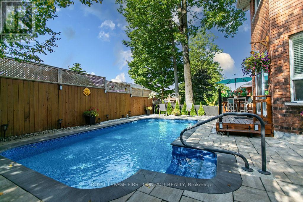 












13 IRWIN DRIVE

,
Barrie,




Ontario
L4N7A6

