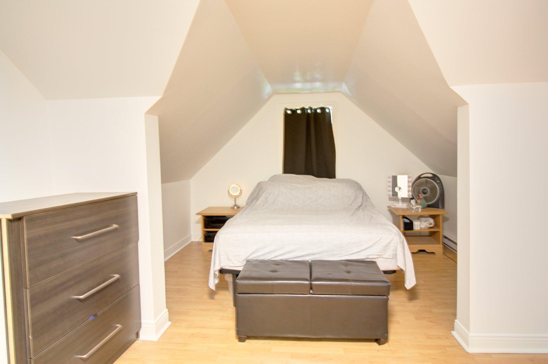 









944

 - 946


Rue Principale

,
Prévost,




QC
J0R1T0

