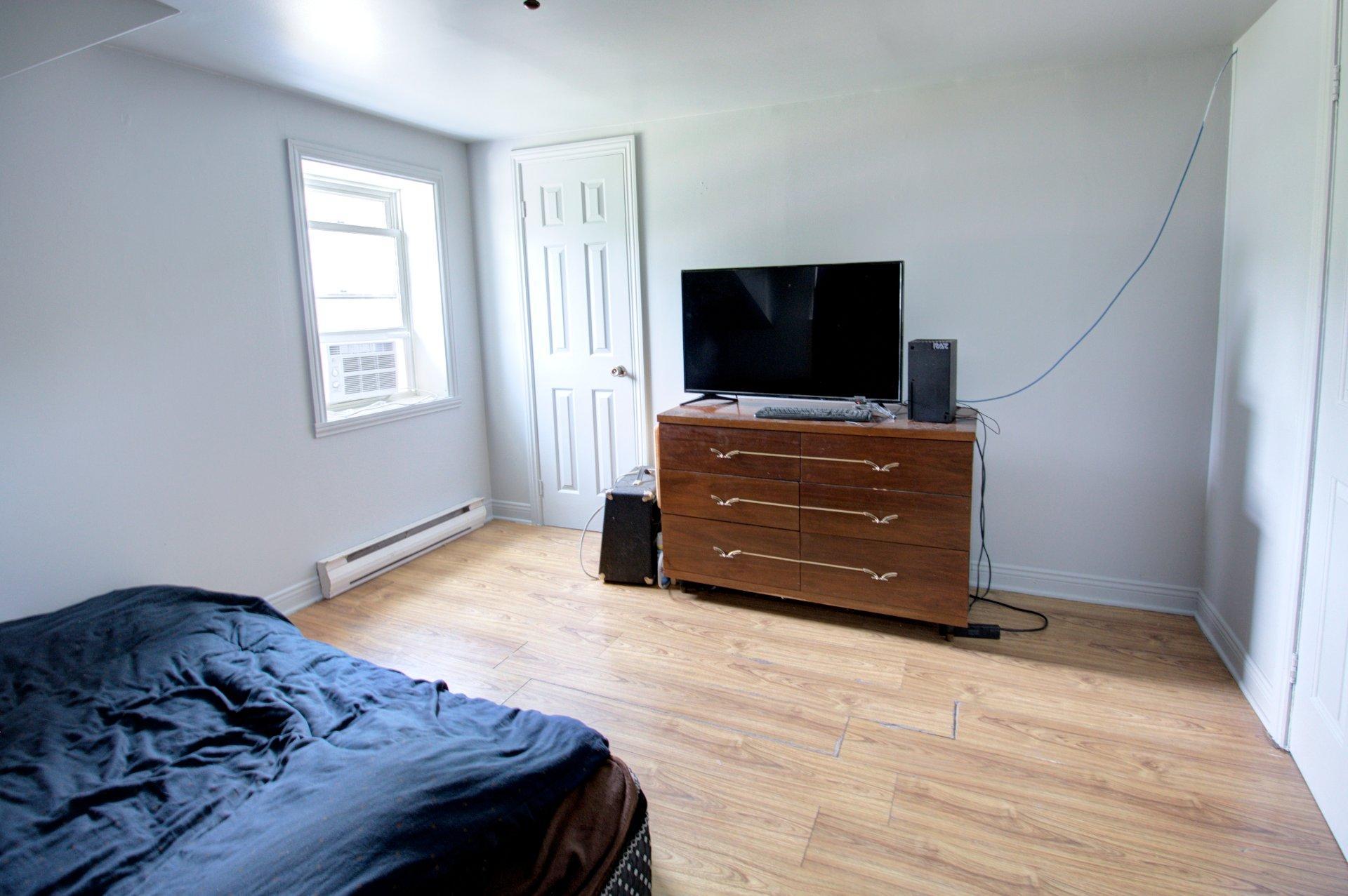 









944

 - 946


Rue Principale

,
Prévost,




QC
J0R1T0

