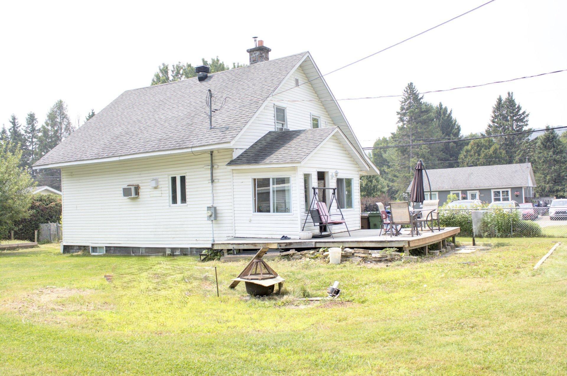 









944

 - 946


Rue Principale

,
Prévost,




QC
J0R1T0

