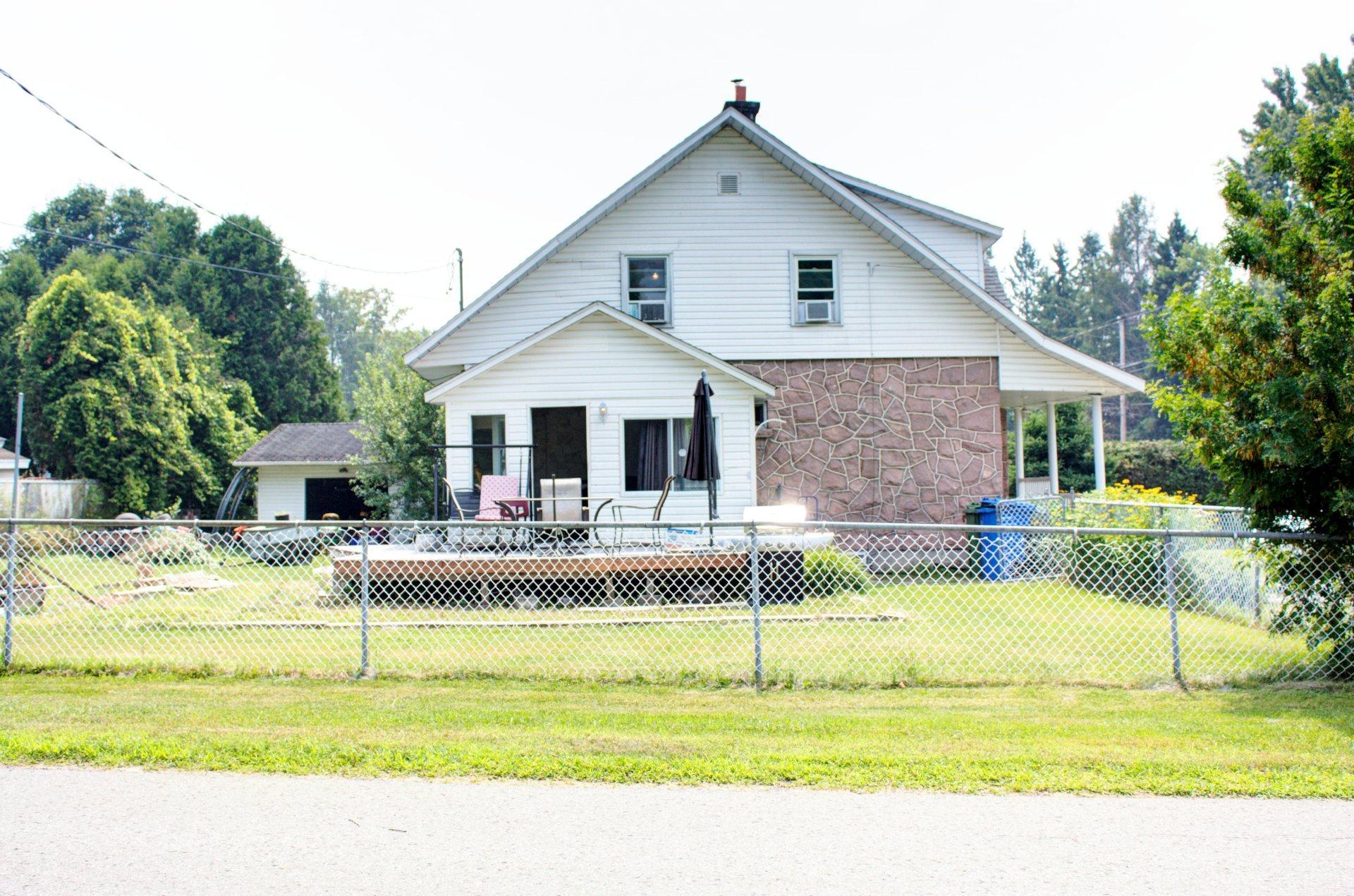 









944

 - 946


Rue Principale

,
Prévost,




QC
J0R1T0

