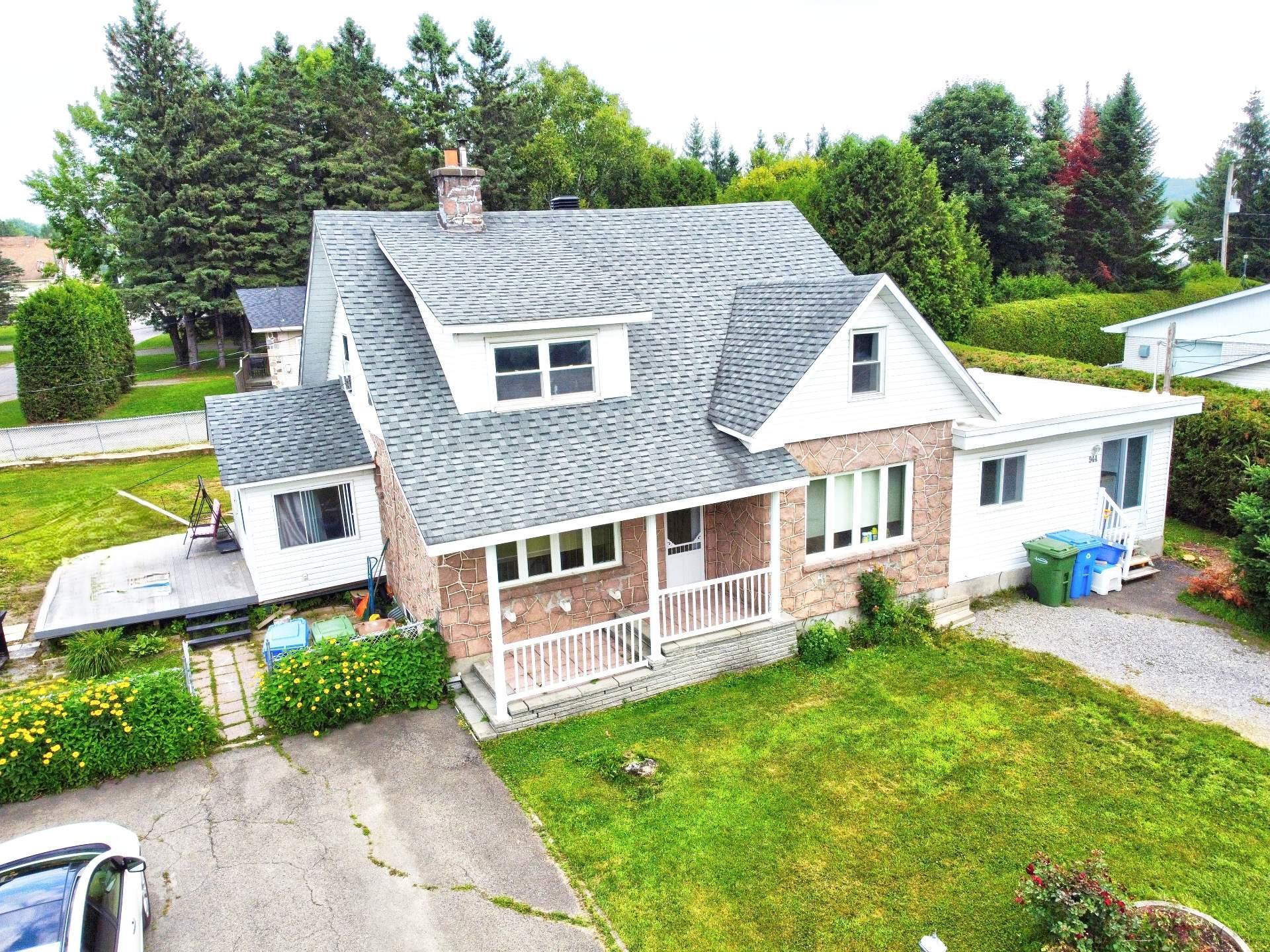









944

 - 946


Rue Principale

,
Prévost,




QC
J0R1T0

