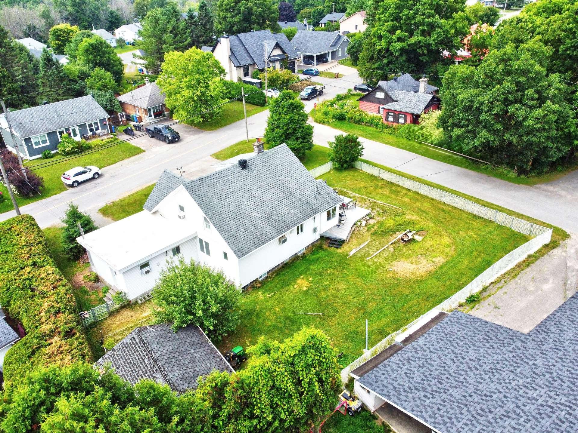 









944

 - 946


Rue Principale

,
Prévost,




QC
J0R1T0

