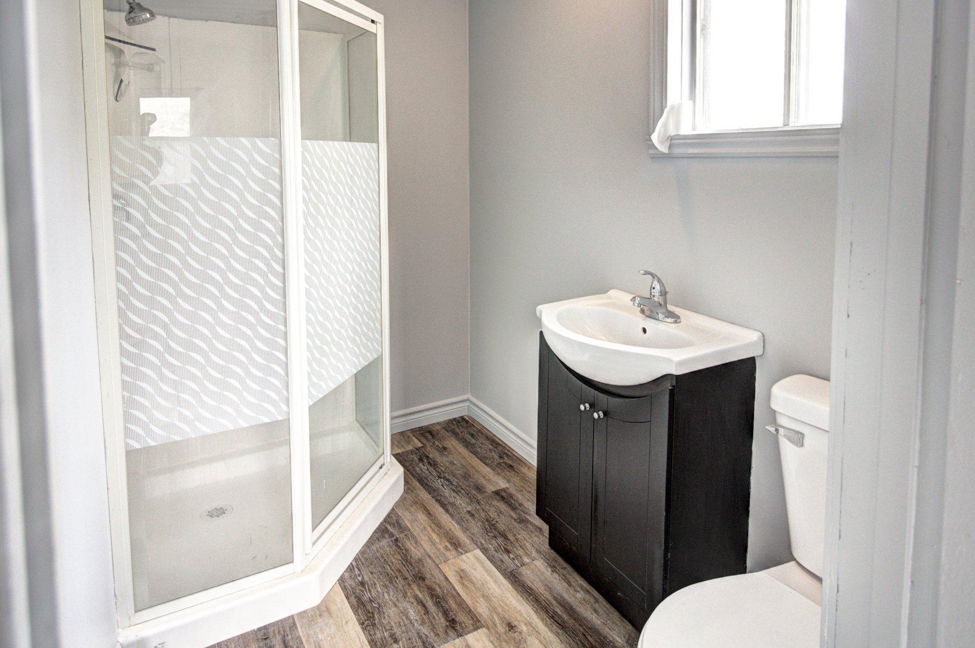 









944

 - 946


Rue Principale

,
Prévost,




QC
J0R1T0

