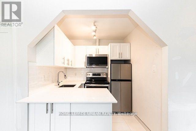 












102 - 72 WELLESLEY STREET E

,
Toronto,




Ontario
M4Y1H2

