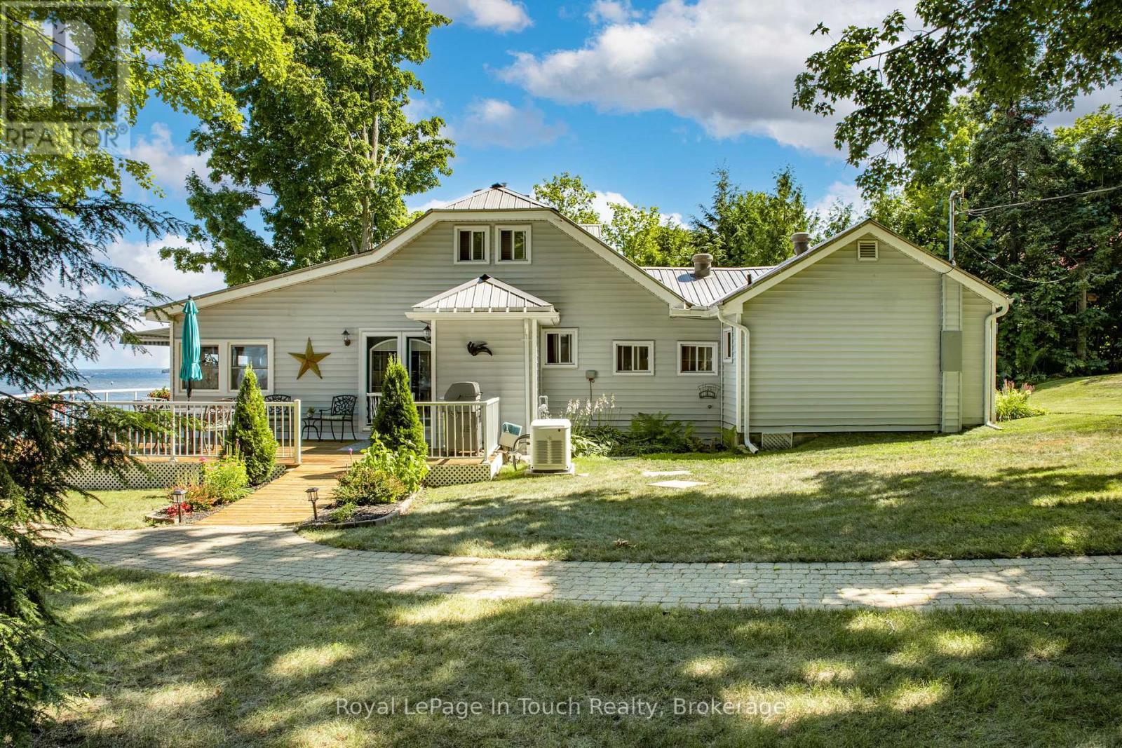 












1443 CHAMPLAIN ROAD

,
Tiny,




Ontario
L9M0C1

