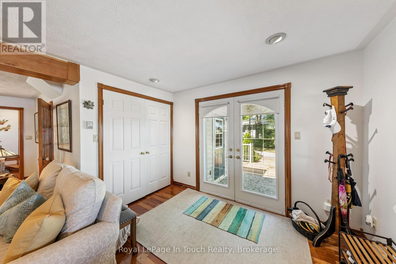 












1443 CHAMPLAIN ROAD

,
Tiny,




Ontario
L9M0C1

