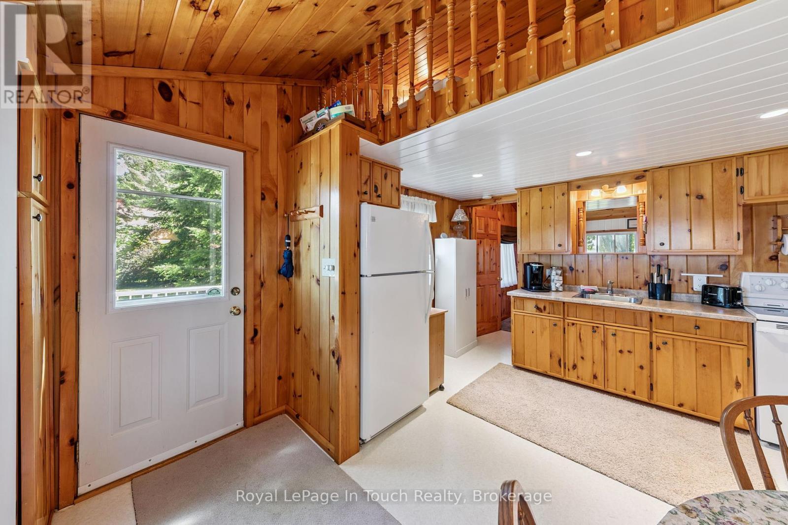












1443 CHAMPLAIN ROAD

,
Tiny,




Ontario
L9M0C1

