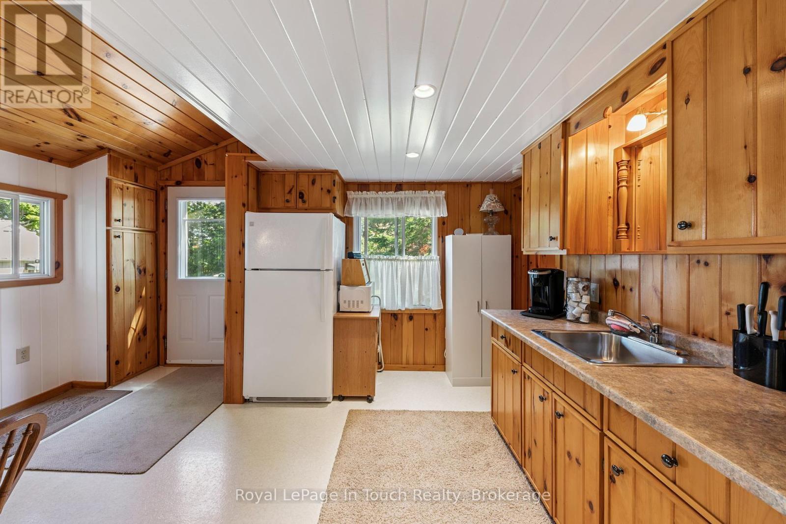 












1443 CHAMPLAIN ROAD

,
Tiny,




Ontario
L9M0C1

