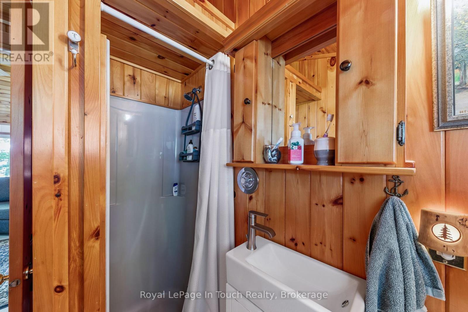 












1443 CHAMPLAIN ROAD

,
Tiny,




Ontario
L9M0C1


