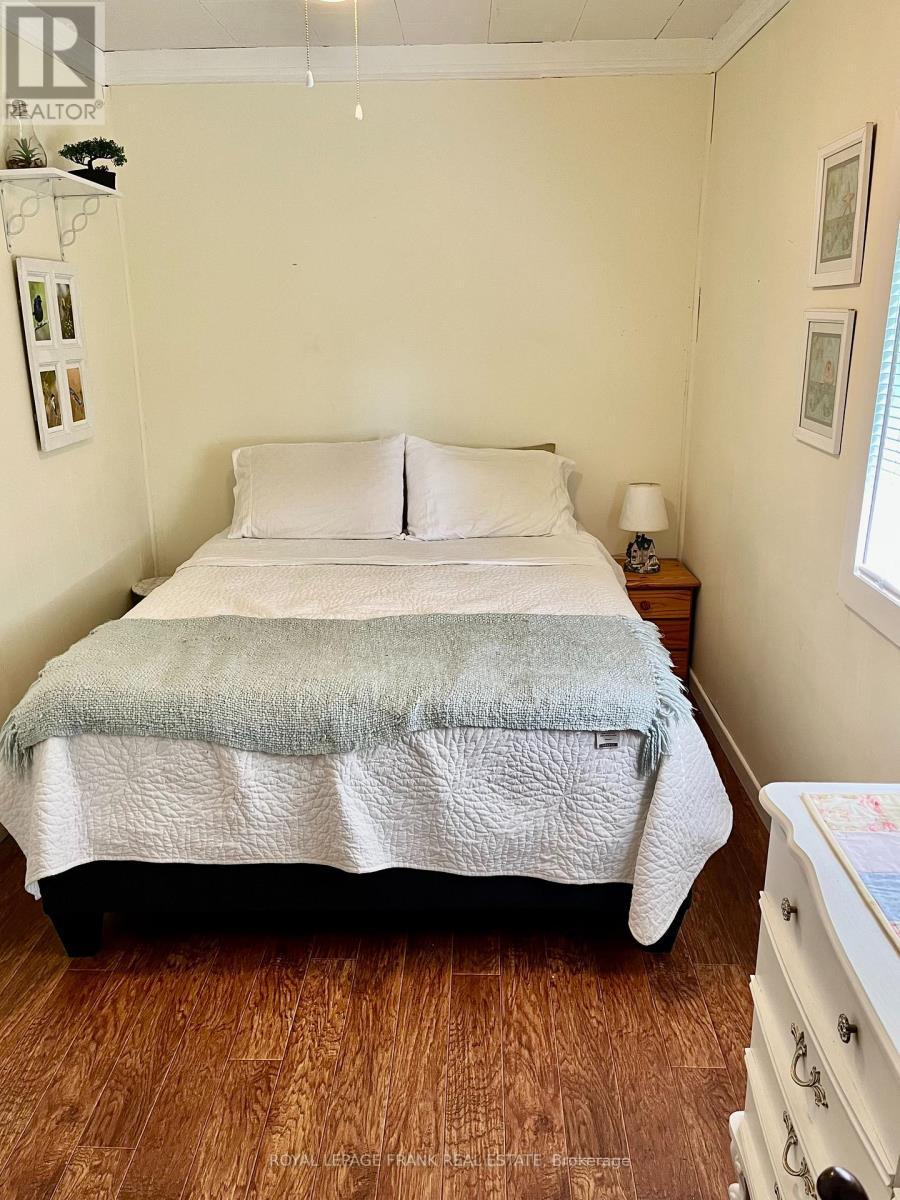 












269 SIDDON LK PLACE

,
Faraday,




Ontario
K0L1C0

