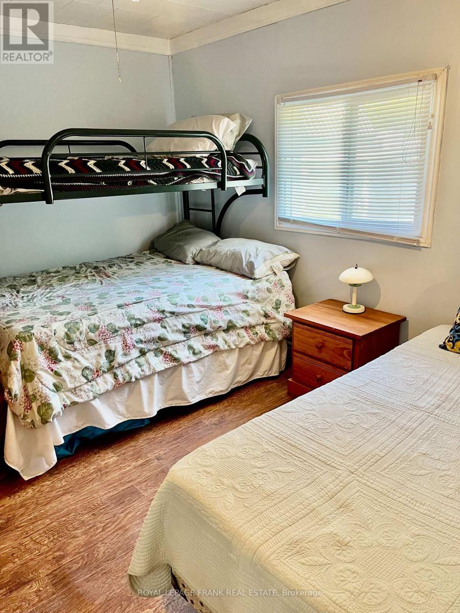 












269 SIDDON LK PLACE

,
Faraday,




Ontario
K0L1C0

