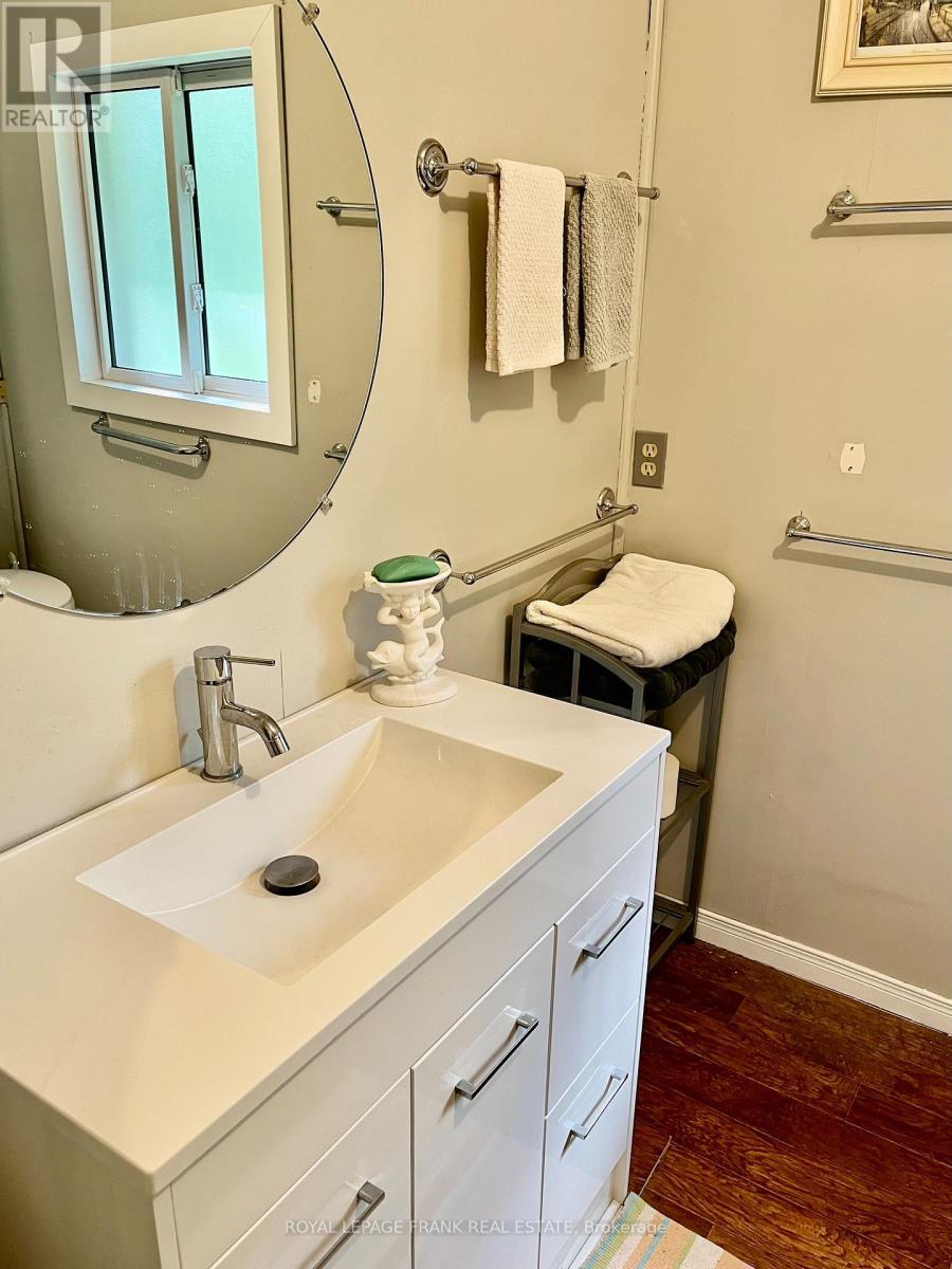 












269 SIDDON LK PLACE

,
Faraday,




Ontario
K0L1C0

