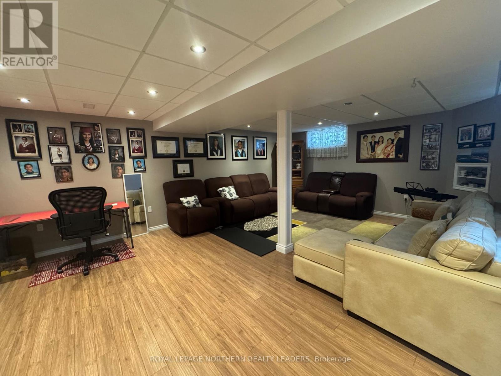 












880 PARK AVENUE

,
Timmins (MTJ - Main Area),




Ontario
P4N3Y2

