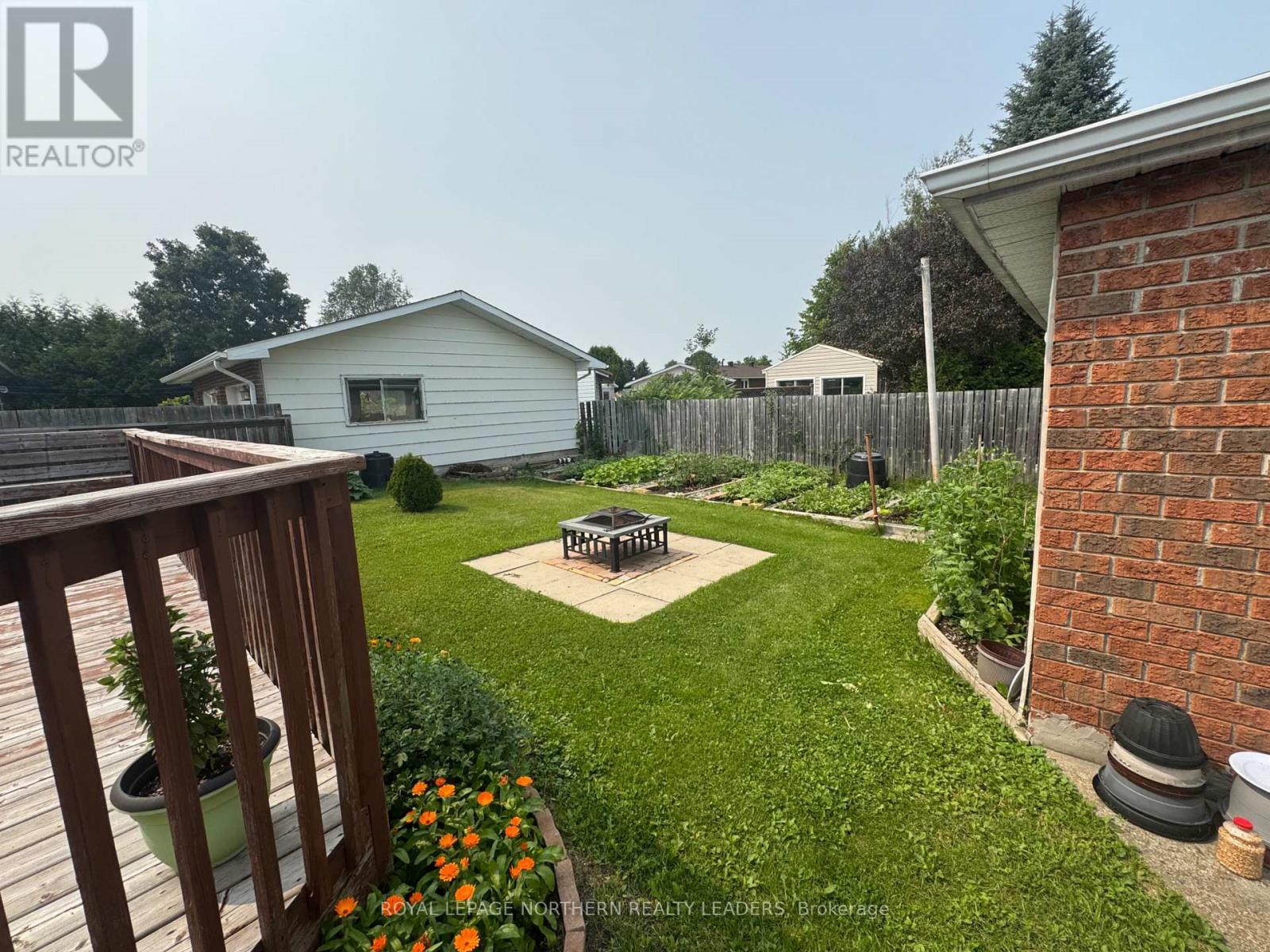 












880 PARK AVENUE

,
Timmins (MTJ - Main Area),




Ontario
P4N3Y2

