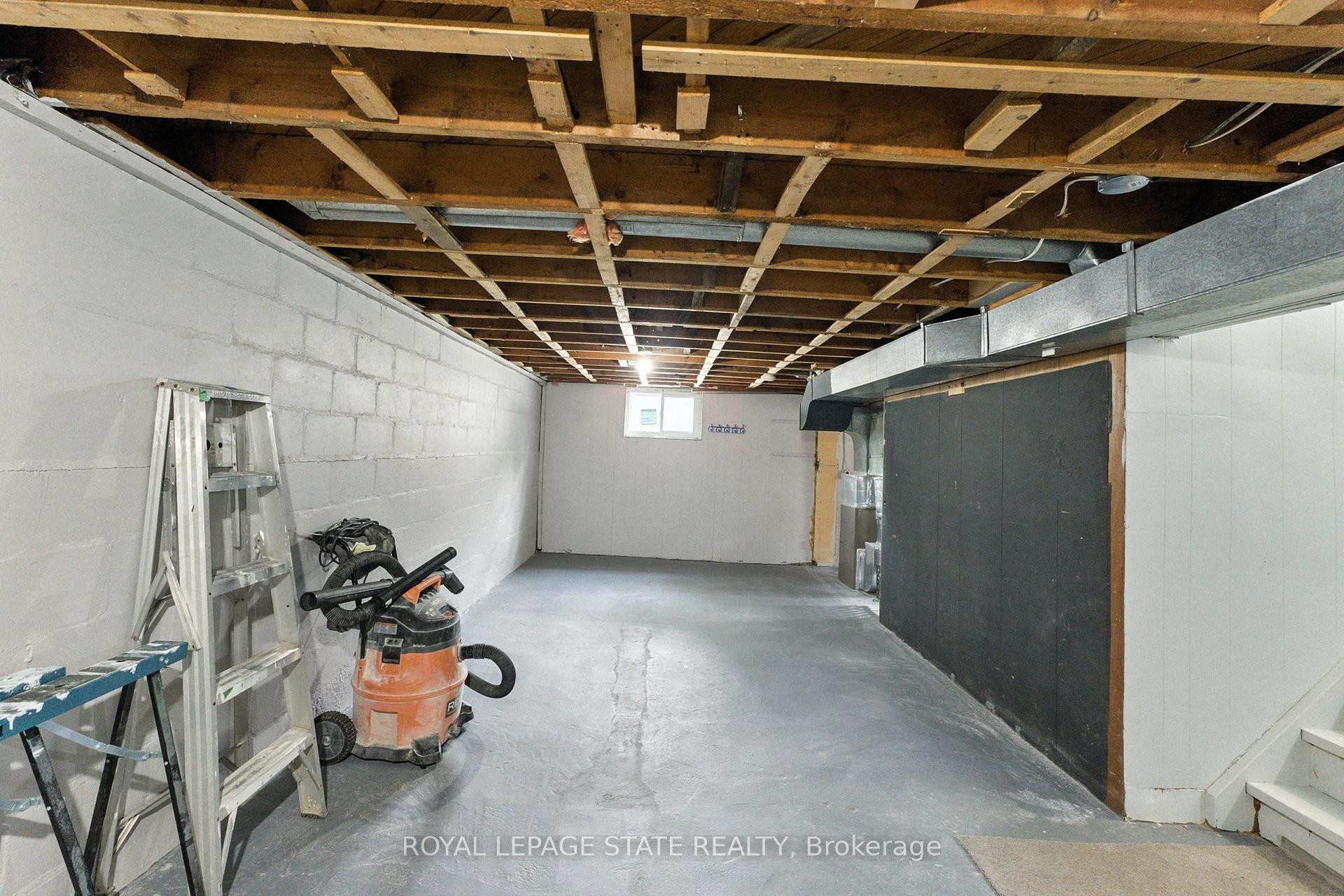 









7185


Airport

Road,
Hamilton,




ON
L0R 1W0

