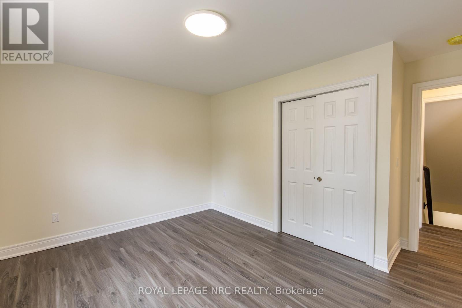 












88 MERRITT PARKWAY N

,
Port Colborne (Main Street),




Ontario
L3K3Y1

