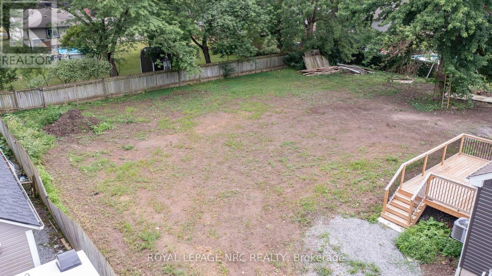 












88 MERRITT PARKWAY N

,
Port Colborne (Main Street),




Ontario
L3K3Y1

